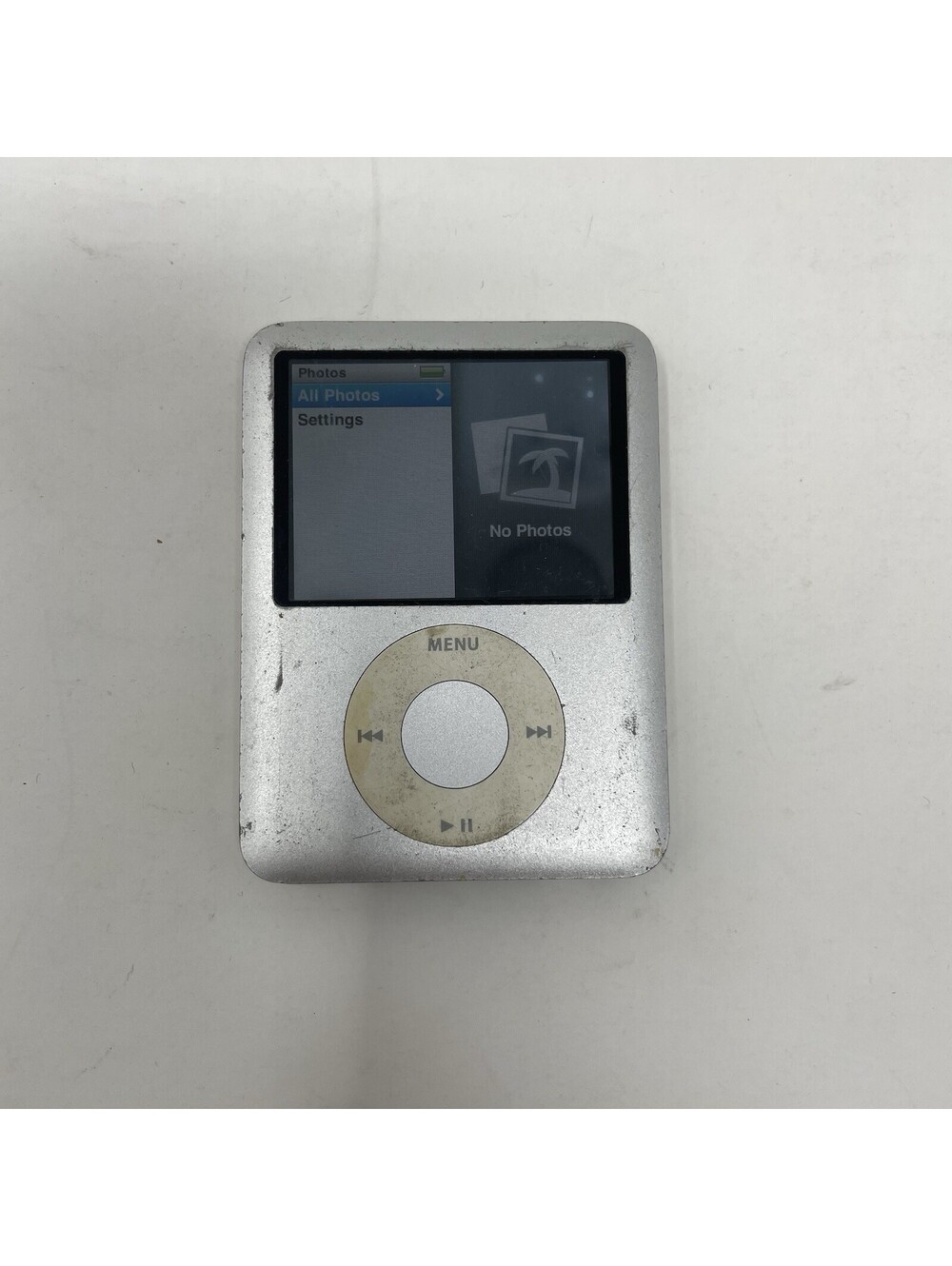 Apple iPod Nano 3rd Gen 4GB Silver Music Player A1236 Tested & Works Complete